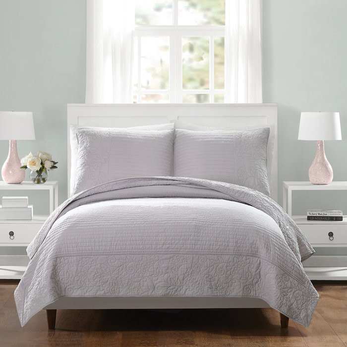 Vera Bradley 100 Cotton Farmhouse / Country Coverlet / Bedspread